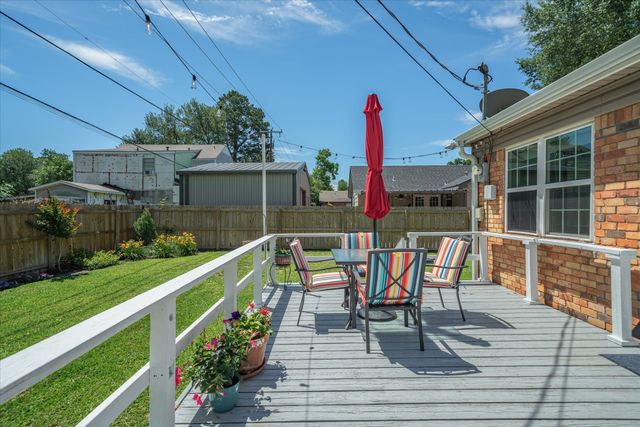 809 S Prairieville Street, Athens, TX 75751