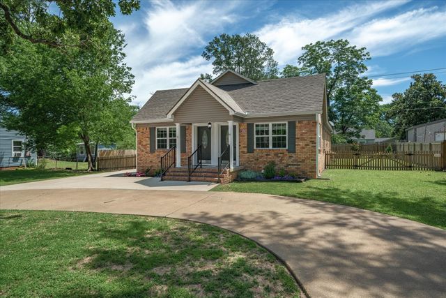 809 S Prairieville Street, Athens, TX 75751