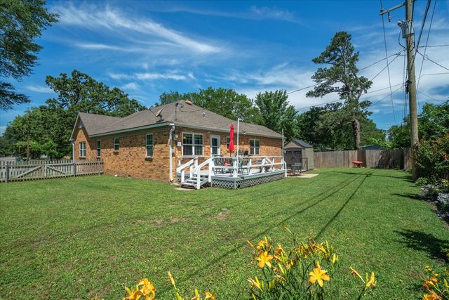 809 S Prairieville Street, Athens, TX 75751