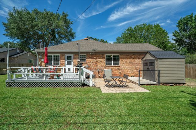 809 S Prairieville Street, Athens, TX 75751