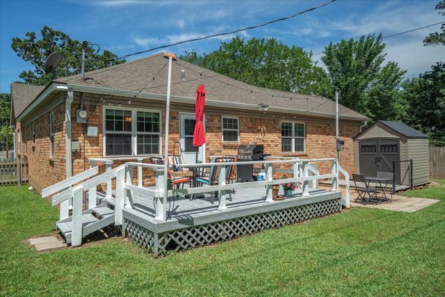 809 S Prairieville Street, Athens, TX 75751