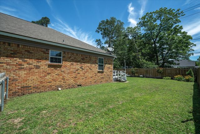 809 S Prairieville Street, Athens, TX 75751
