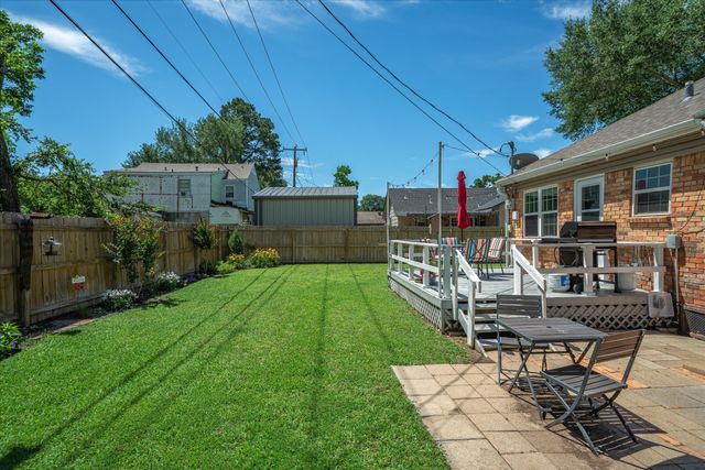 809 S Prairieville Street, Athens, TX 75751