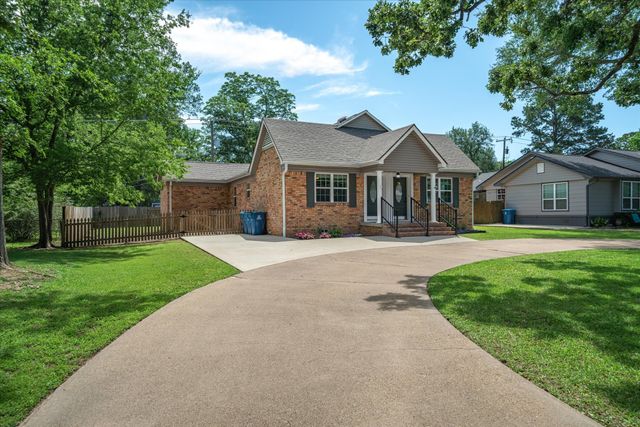 809 S Prairieville Street, Athens, TX 75751