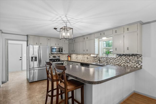 809 S Prairieville Street, Athens, TX 75751