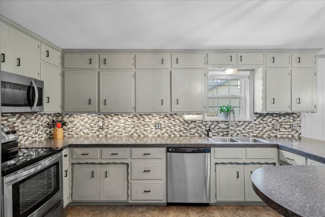 809 S Prairieville Street, Athens, TX 75751