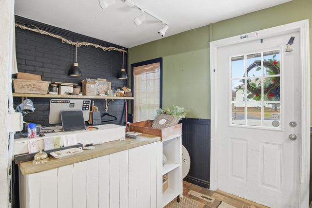 148 River St, West Springfield, MA 01089