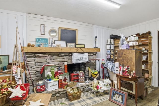 148 River St, West Springfield, MA 01089