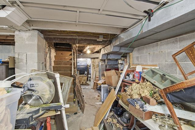 148 River St, West Springfield, MA 01089