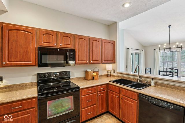 6374 Stratford Drive N, Fishers, IN 46038