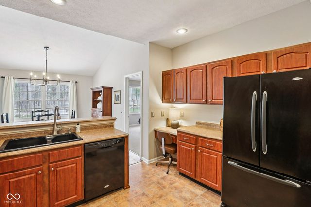 6374 Stratford Drive N, Fishers, IN 46038