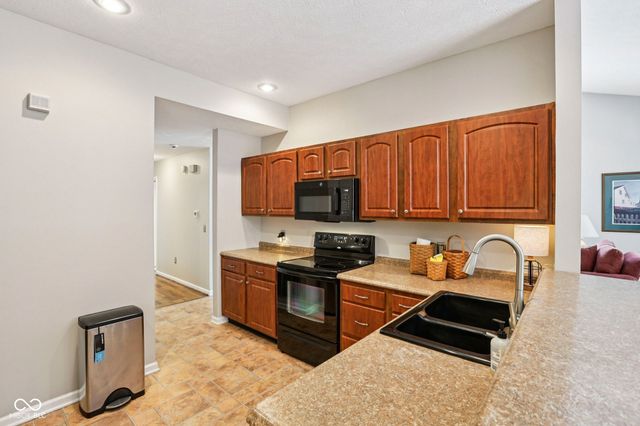 6374 Stratford Drive N, Fishers, IN 46038