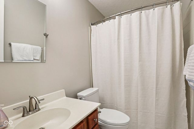 6374 Stratford Drive N, Fishers, IN 46038