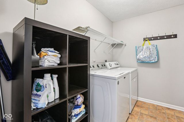 6374 Stratford Drive N, Fishers, IN 46038