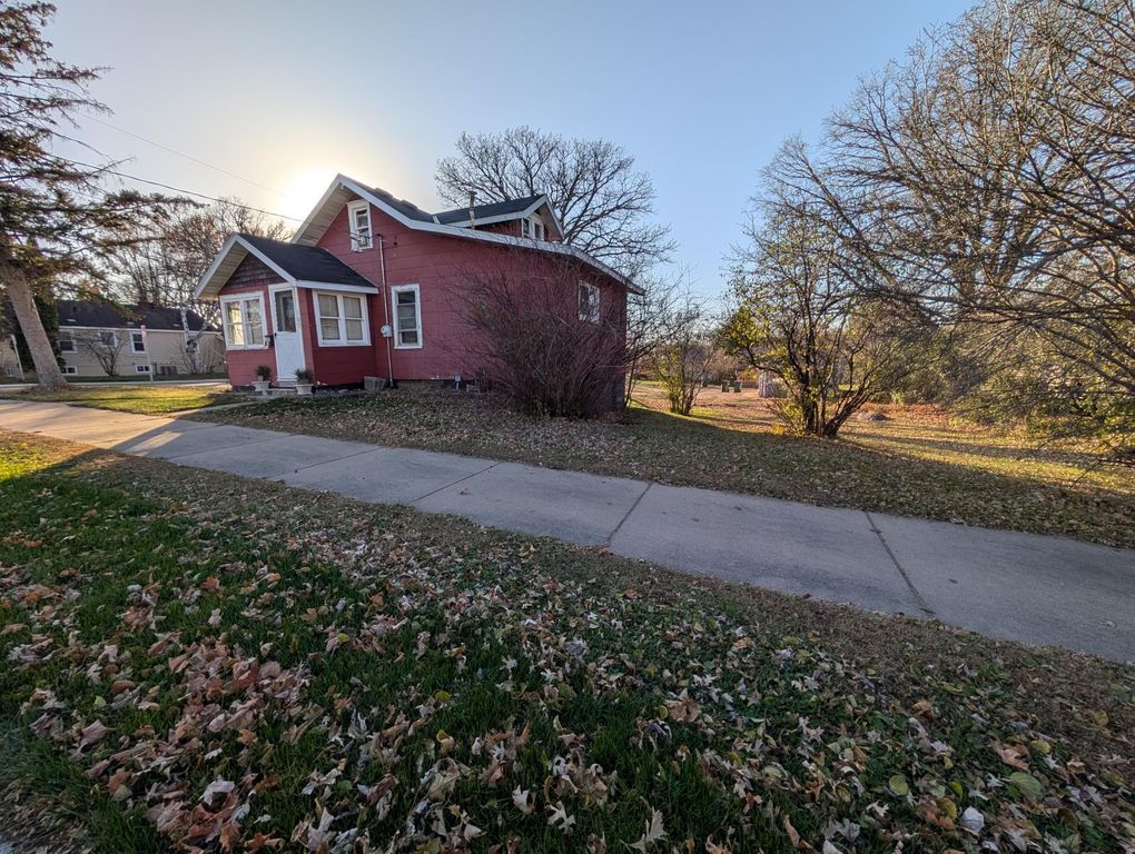 103 12th Avenue N, Waite Park, MN 56387