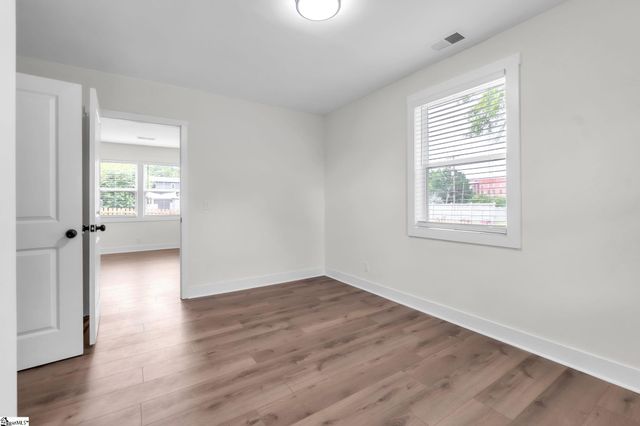 31 Hellams Street, Greenville, SC 29611