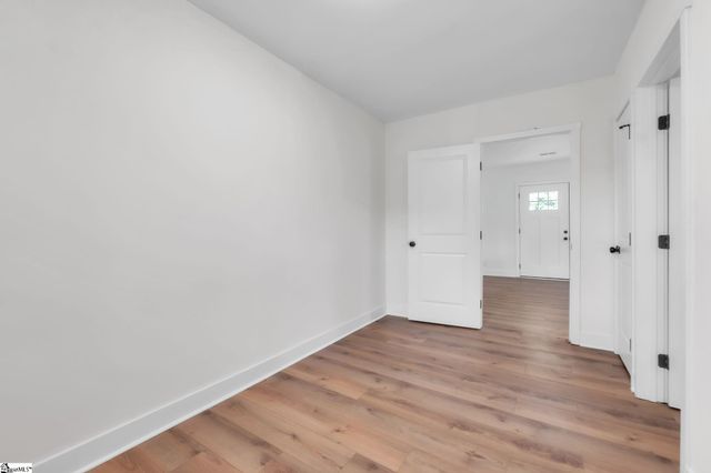 31 Hellams Street, Greenville, SC 29611