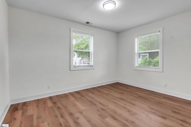 31 Hellams Street, Greenville, SC 29611