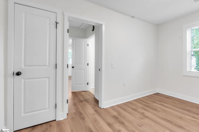 31 Hellams Street, Greenville, SC 29611