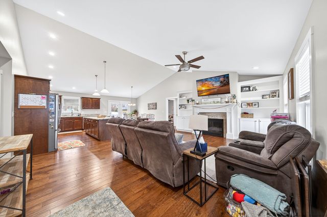 1175 Eagle Landing Dr, Cookeville, TN 38506