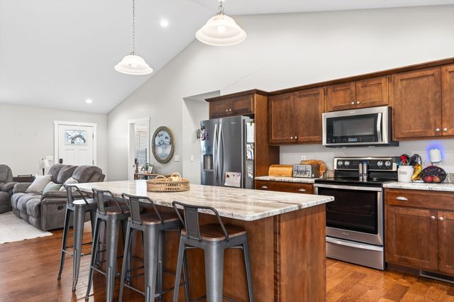 1175 Eagle Landing Dr, Cookeville, TN 38506