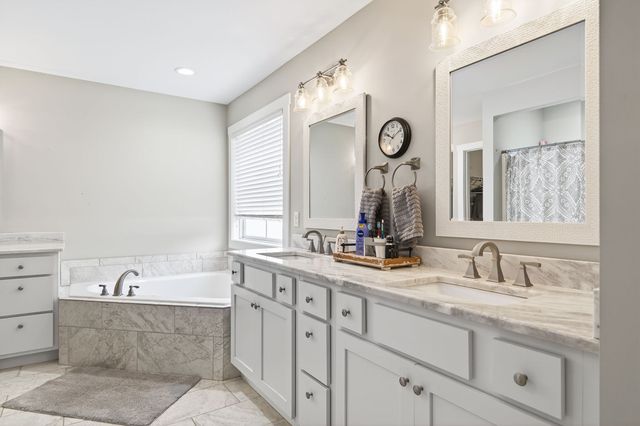 1175 Eagle Landing Dr, Cookeville, TN 38506