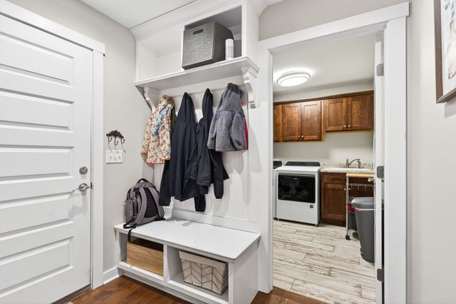 1175 Eagle Landing Dr, Cookeville, TN 38506