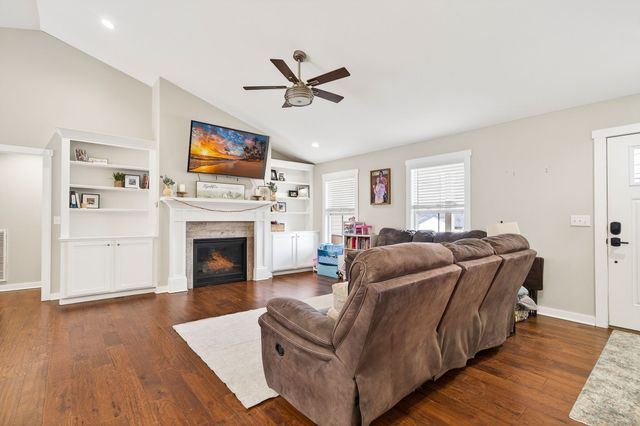 1175 Eagle Landing Dr, Cookeville, TN 38506