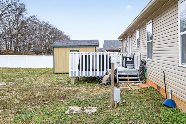 1175 Eagle Landing Dr, Cookeville, TN 38506