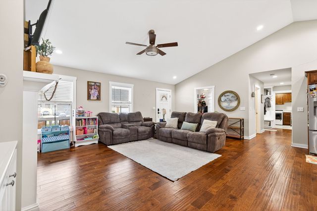 1175 Eagle Landing Dr, Cookeville, TN 38506