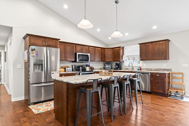 1175 Eagle Landing Dr, Cookeville, TN 38506