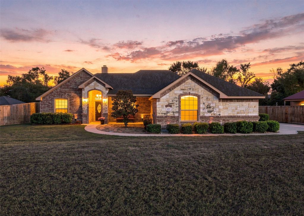107 Chance Court, Springtown, TX 76082 — photo 4
