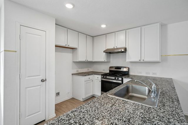 5514 Calton Bnd, San Antonio, TX 78253