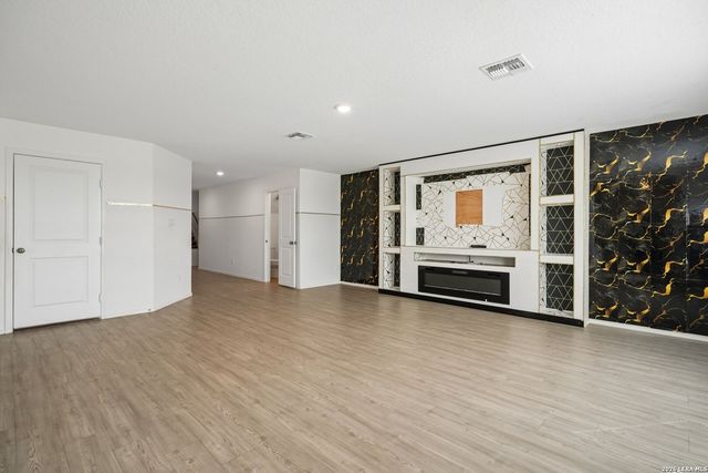 5514 Calton Bnd, San Antonio, TX 78253