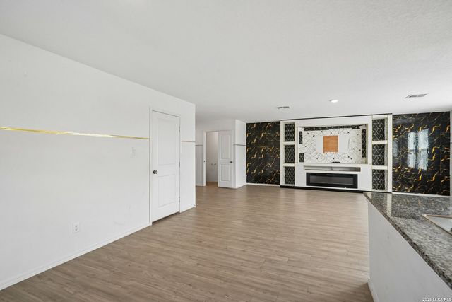 5514 Calton Bnd, San Antonio, TX 78253