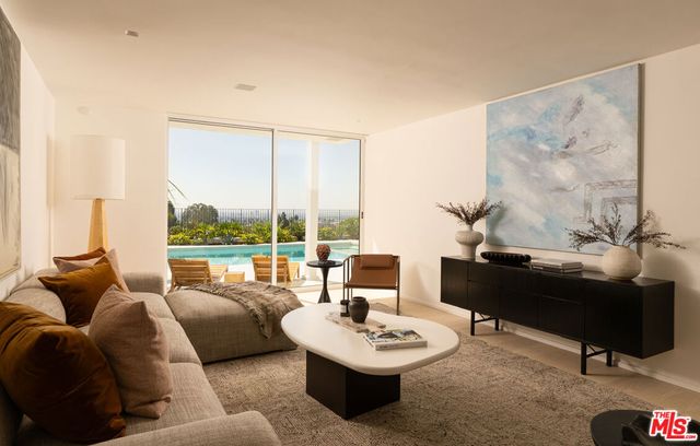 5270 Los Diegos Way, Los Angeles, CA 90027
