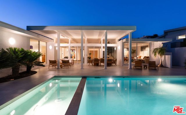 5270 Los Diegos Way, Los Angeles, CA 90027