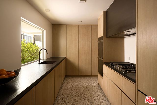 5270 Los Diegos Way, Los Angeles, CA 90027
