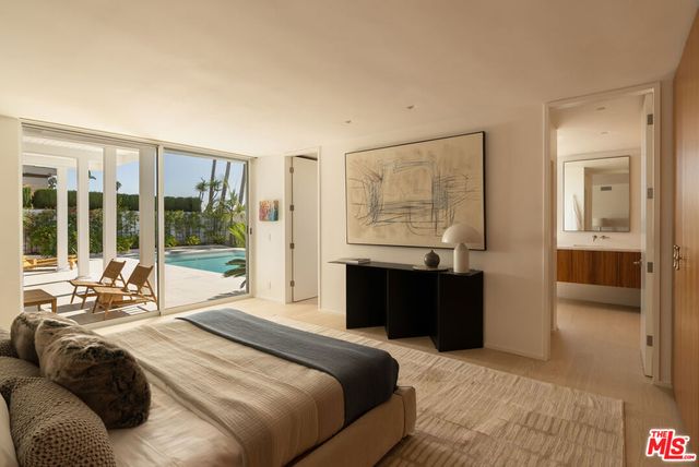 5270 Los Diegos Way, Los Angeles, CA 90027