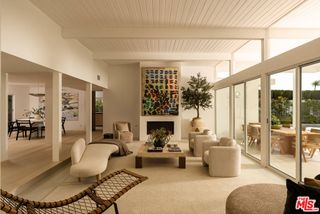 5270 Los Diegos Way, Los Angeles, CA 90027