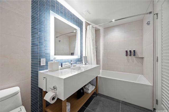 1390 Kapiolani Boulevard 3105, Honolulu, HI 96814