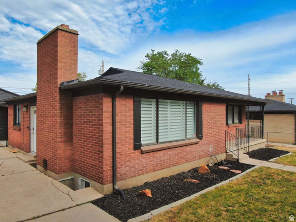 Image 3 of property listing at 3138 S JEAN ST, Magna, UT 84044
