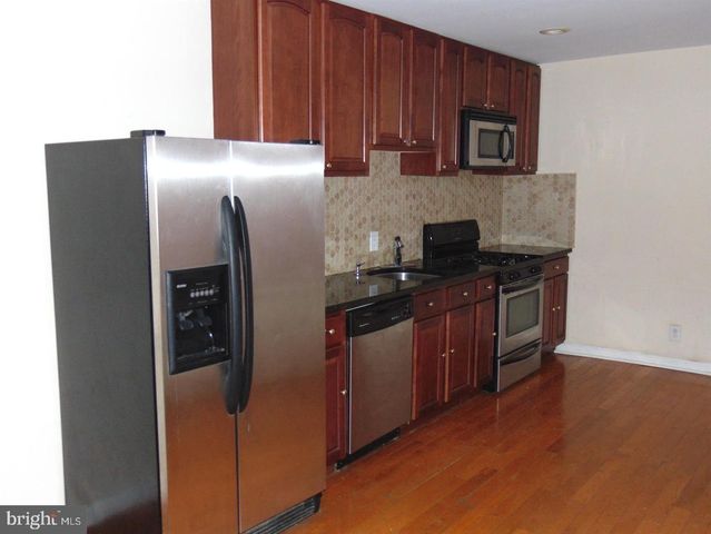 2405 CARPENTER ST, Philadelphia, PA 19146