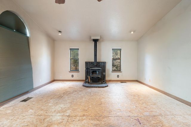 10 Days Done Road, Tijeras, NM 87059