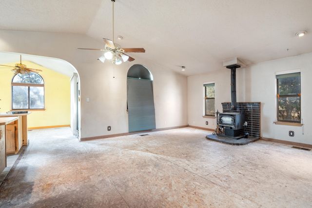 10 Days Done Road, Tijeras, NM 87059