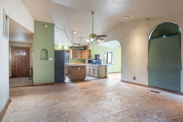 10 Days Done Road, Tijeras, NM 87059