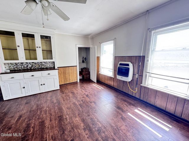 17 Mohawk Avenue, Waterford, NY 12188
