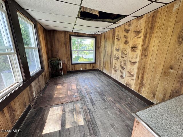17 Mohawk Avenue, Waterford, NY 12188