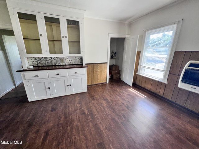 17 Mohawk Avenue, Waterford, NY 12188