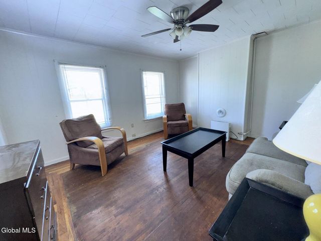 17 Mohawk Avenue, Waterford, NY 12188